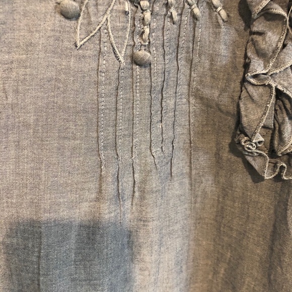 SOLD!! LOFT Embroidered Henley Top - Picture 4 of 8